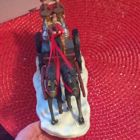 Old Towne Horse Drawn Fire Engine 1999 - Picture 4 of 12